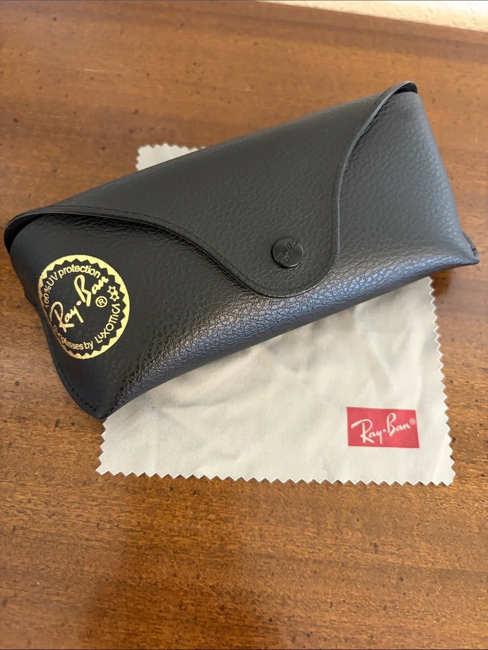 Ray-Ban Black Pebbled Leather Sunglasses Case Snap Close with Cleaning Cloth